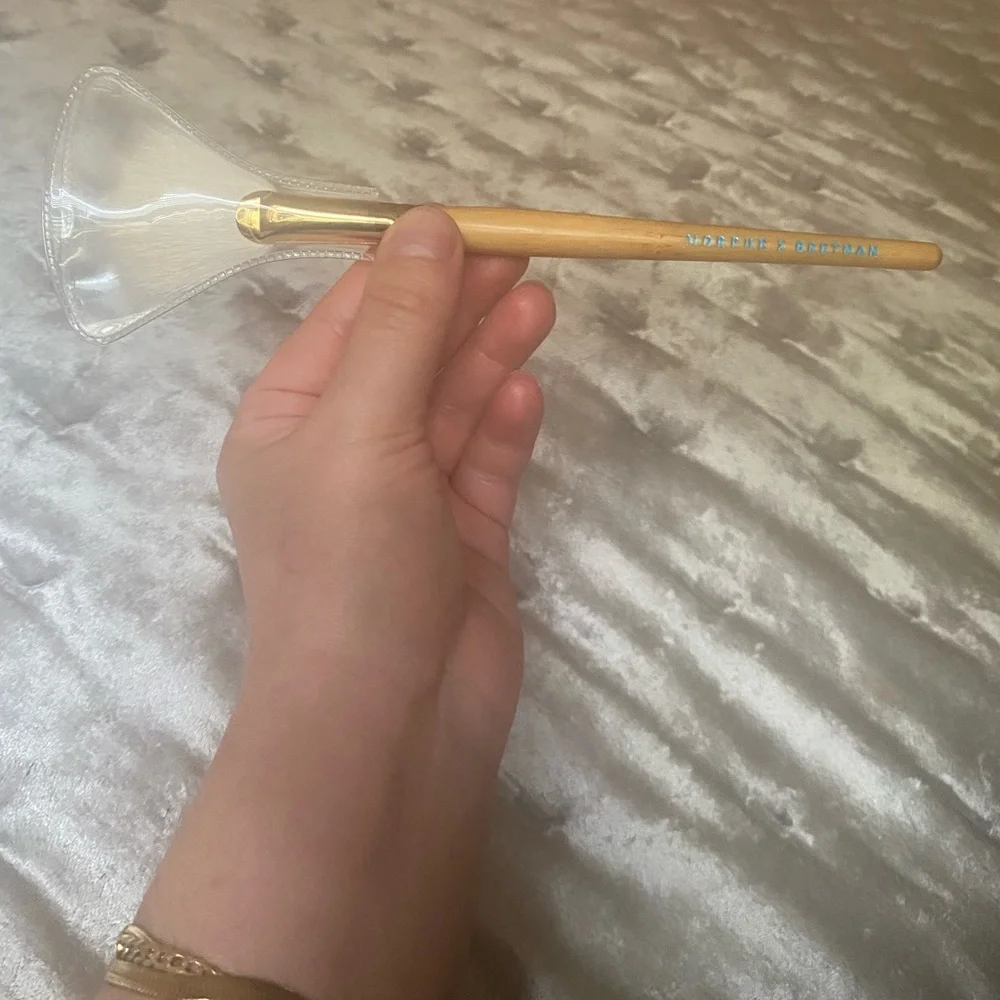 Morphe Fan Makeup Brush bretman rock
